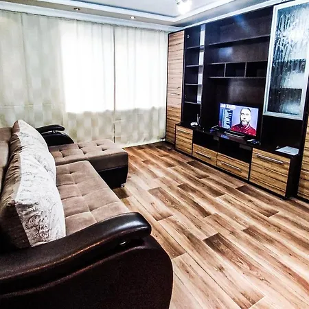 Уютная Трёхкомнатная Квартира Pavlodar Exterior photo